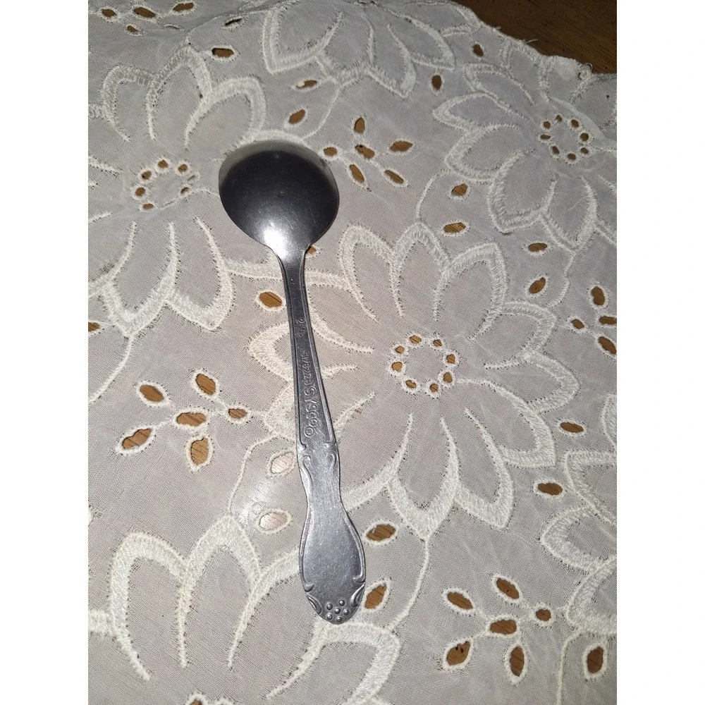 Sysco 573228 Stainless Steel Soup Spoon Windsor Pattern Silver Tone Flatware